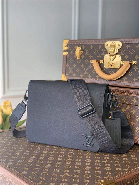 louis vuitton m57080|louis vuitton takeoff messenger bags.